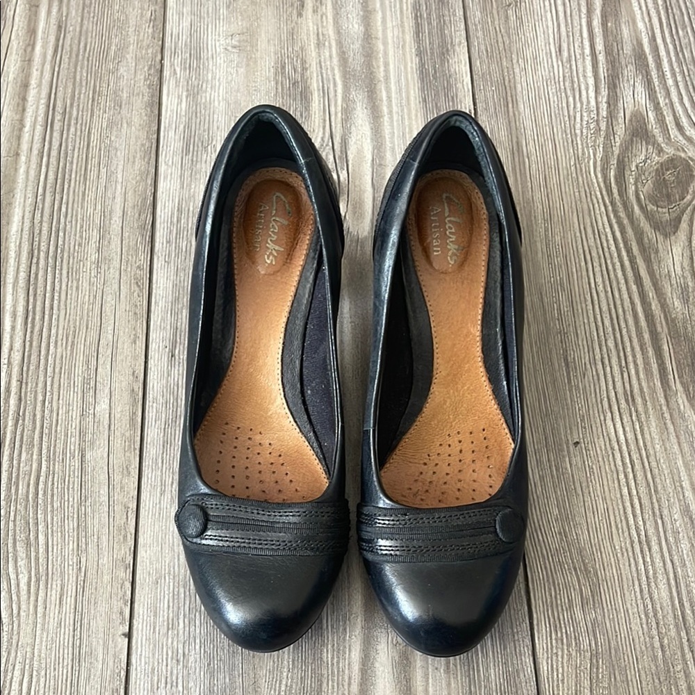Clarks Black Heels Classic Design sz 6.5